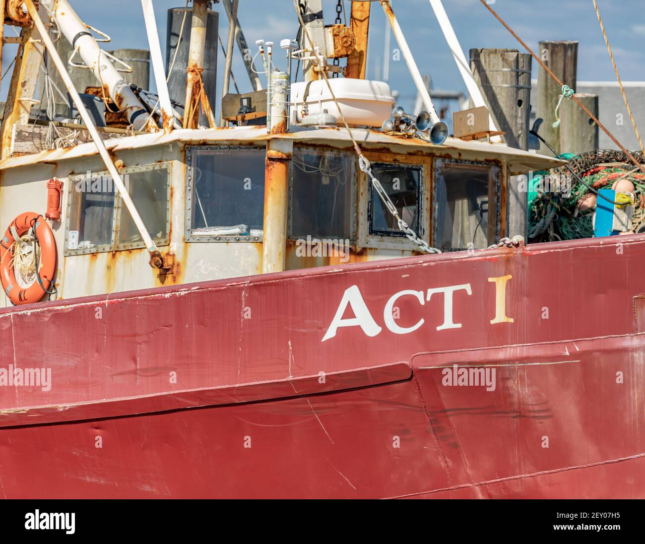 Nahaufnahme des kommerziellen Fischereischiffes, Act 1 in Montauk, NY Stockfoto