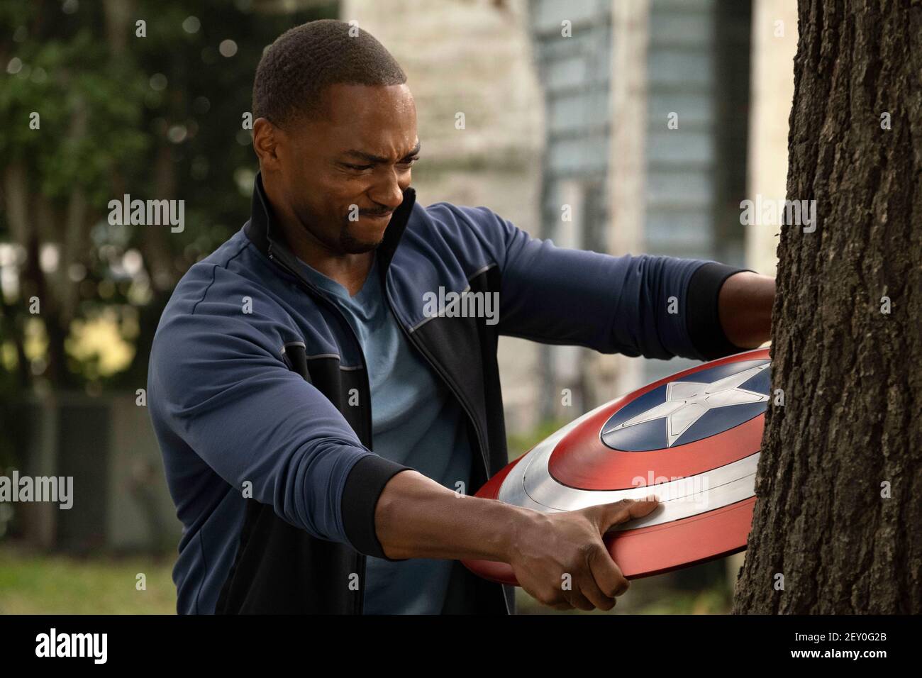 ANTHONY MACKIE IN THE FALCON AND THE WINTER SOLDIER (2021), REGIE KARI SKOGLAND. Kredit: MARVEL STUDIOS / Album Stockfoto