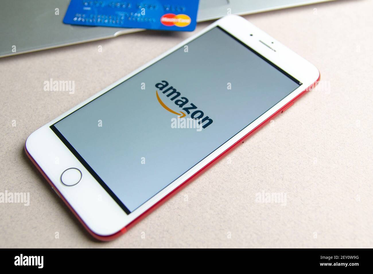 Spanien. 03, 05, 2021. Amazon Apps auf dem iphone-Bildschirm. Amazon im Besitz von Amazon Inc., dem größten Internet-Einzelhändler in den Vereinigten Staaten Stockfoto