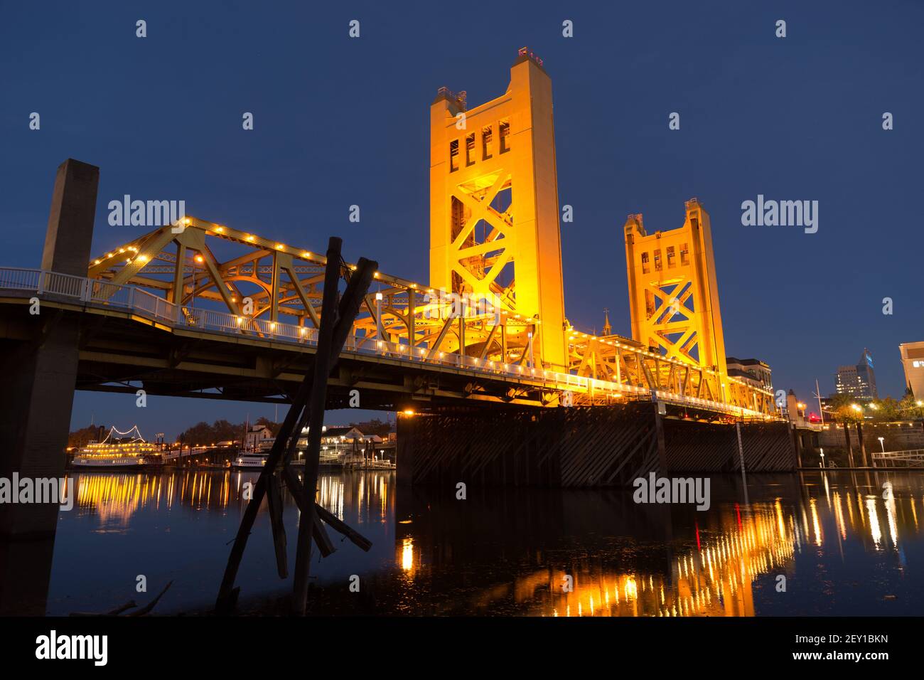 Tower Bridge Sacramento River Capital City Kalifornien Skyline der Innenstadt Stockfoto