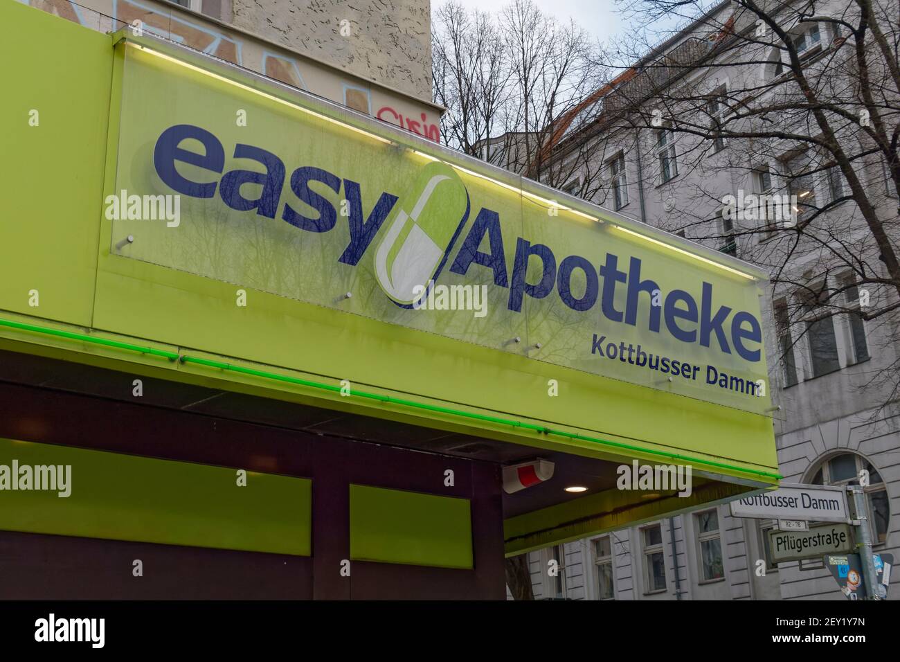 Easy Apotheke, Kottbusser Damm, Berlin-Neukölln, Deutschland Stockfoto
