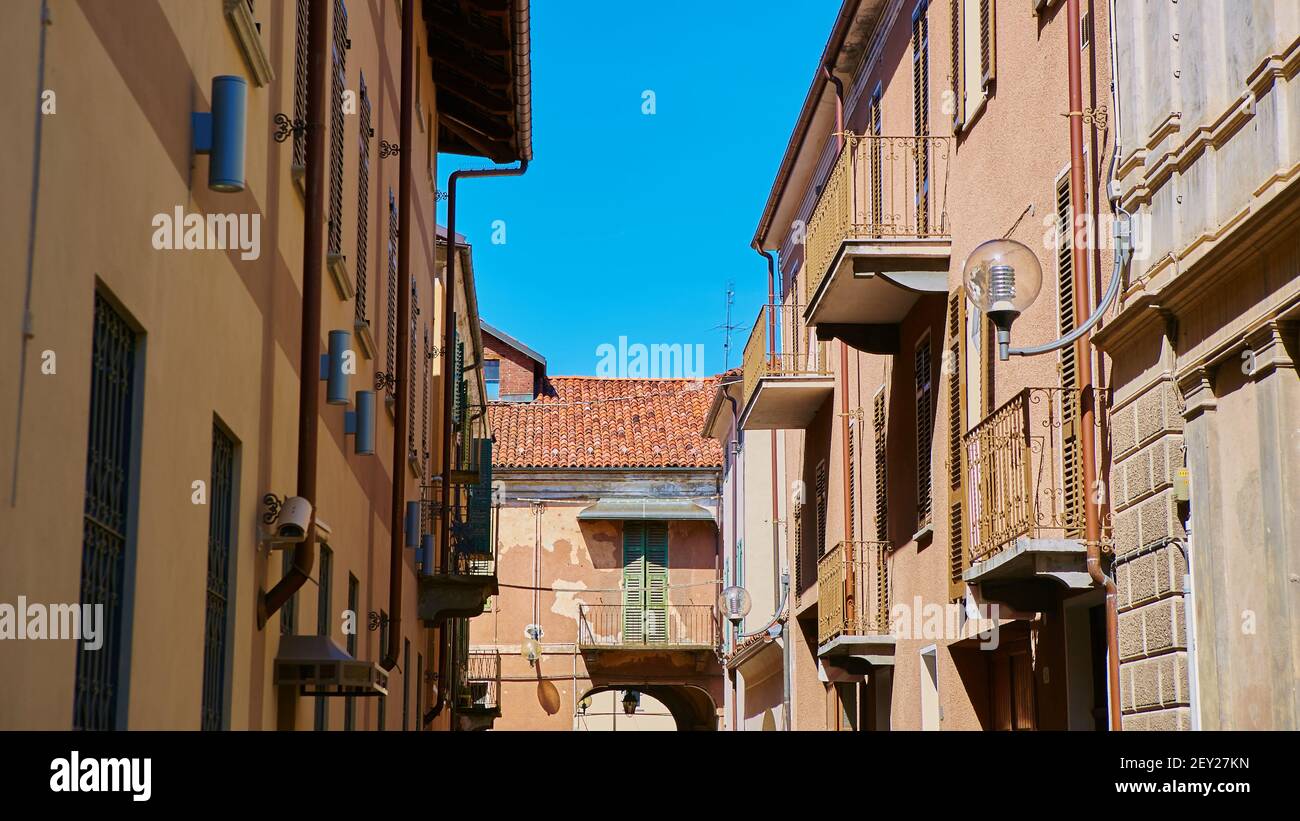 Malerische Straßen der alten italienischen Dörfer Stockfoto