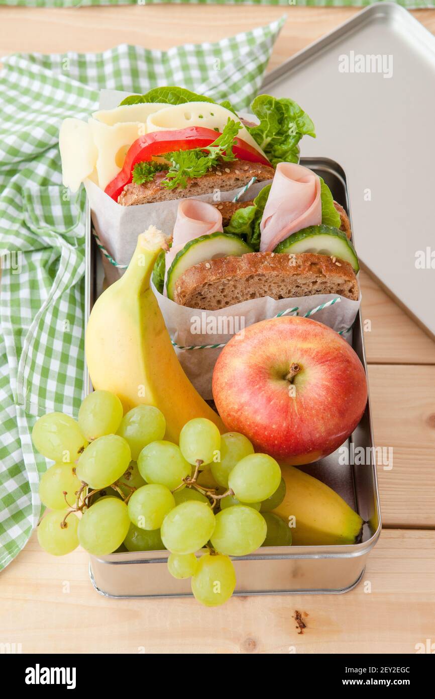 Lunchpaket mit Sandwiches Stockfoto