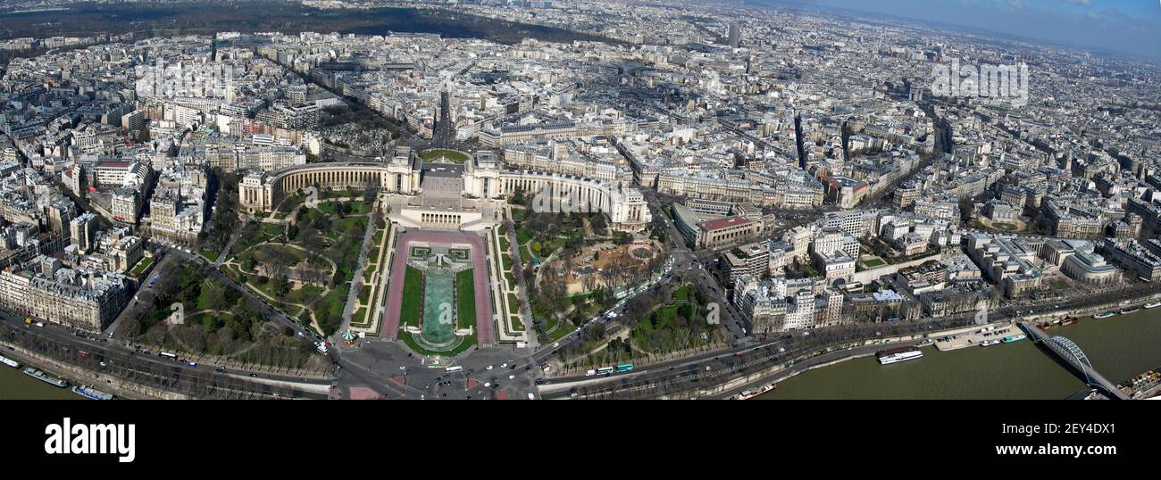 Frankreich - Panoramablick auf Paris - Trocadero-Gärten, vom Eiffelturm aus gesehen Stockfoto