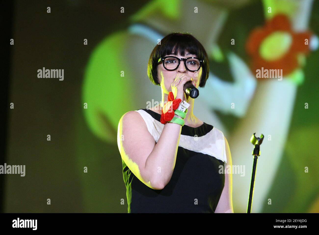 Rosalba Pippa in arte Arisa si esibisce sul palco di Mille Giovani pro la Pace pro la visita di Papa Benedetto XVI a Cassino Stockfoto