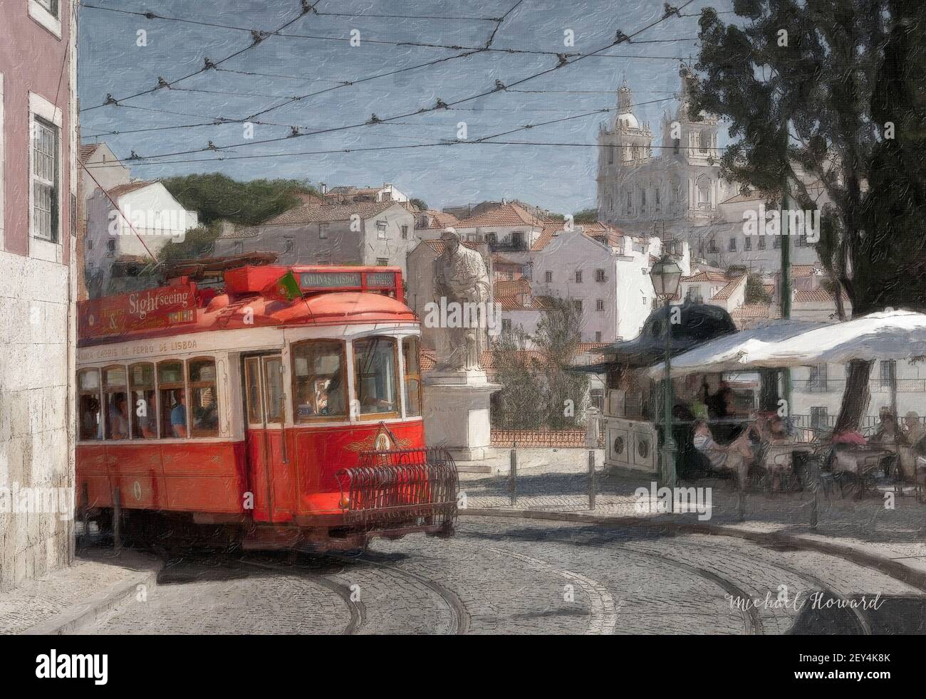 Portugal, Lissabon, eine rote Straßenbahn, in einer strukturierten Behandlung Stockfoto