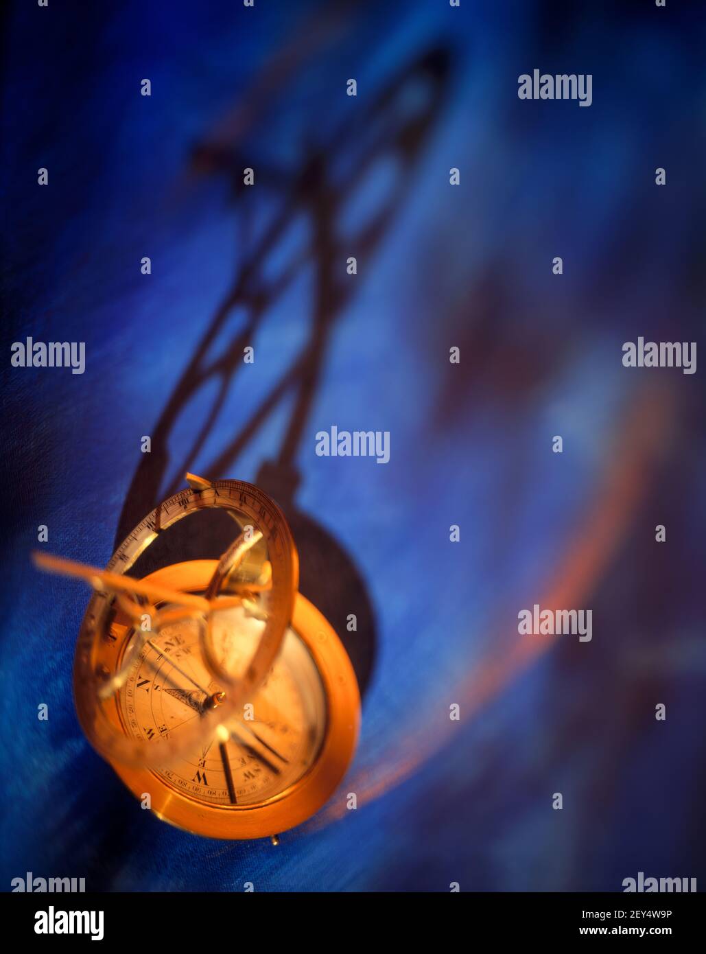 Kompass aus Messing Stockfoto