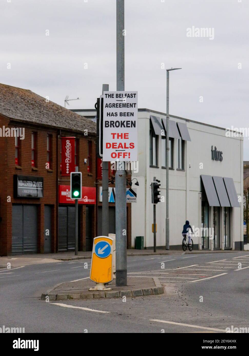 Botschaft der loyalistischen Opposition gegen Nordirland nach dem Brexit auf loyalistischem Plakat in Nordirland März 2021. Stockfoto