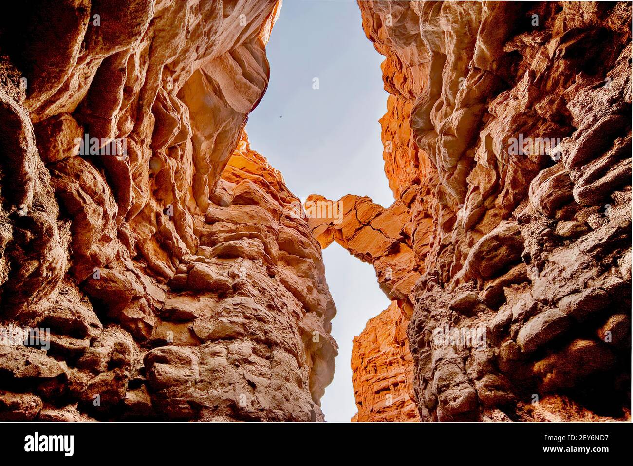Eine Nahaufnahme von wunderschönen natürlichen Sandsteinformationen in Borrego Springs, Kalifornien Stockfoto