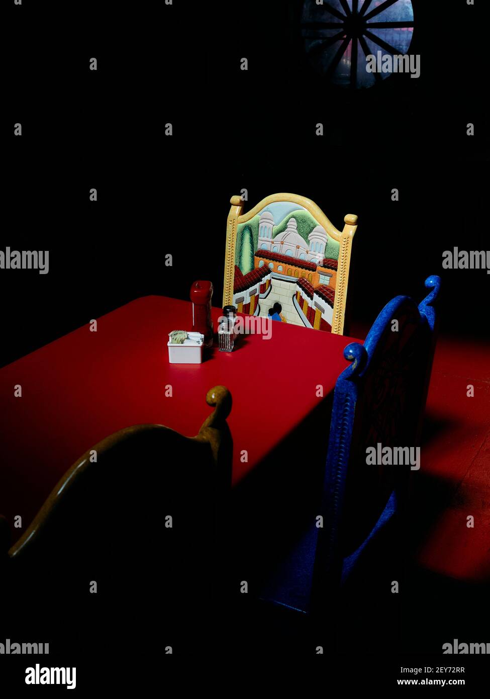 Mexikanische Restaurant Interieur mit kräftigen hellen Farben in Talladega Alabama, USA. Stockfoto Mexikanische Restaurant Interieur mit kräftigen hellen Farben in Talladega Alabama, USA. Stockfoto