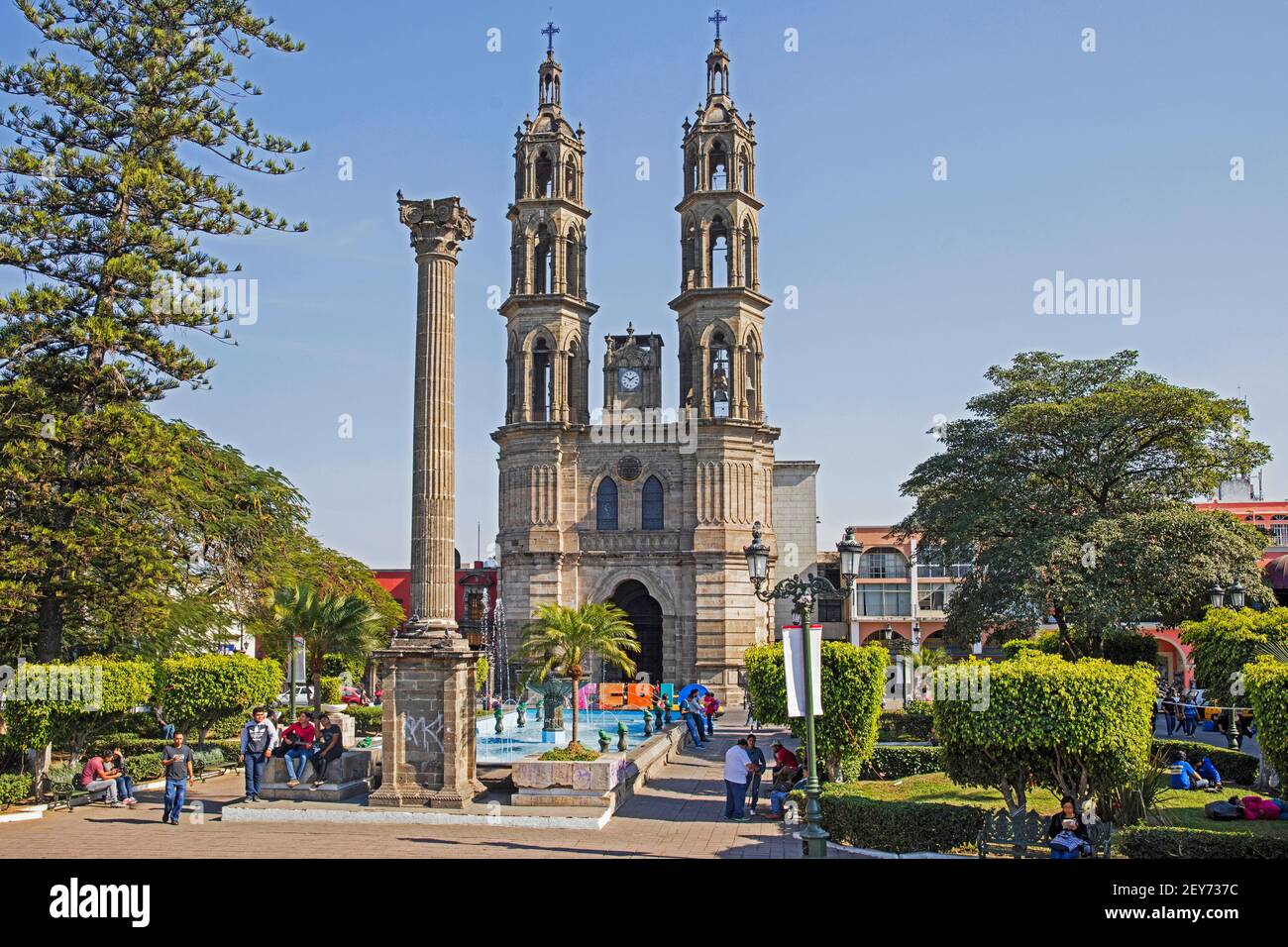 Neugotische Kathedrale der Unbefleckten Empfängnis / Catedral de la Purísima Concepción auf dem Hauptplatz im Stadtzentrum von Tepic, Nayarit, Mexiko Stockfoto