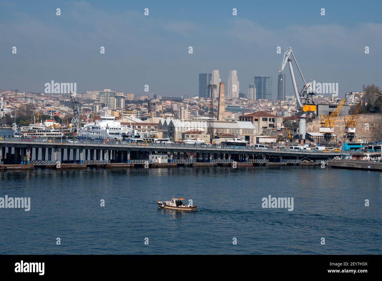 Unkapani Brücke in Istanbul, Türkei Stockfoto