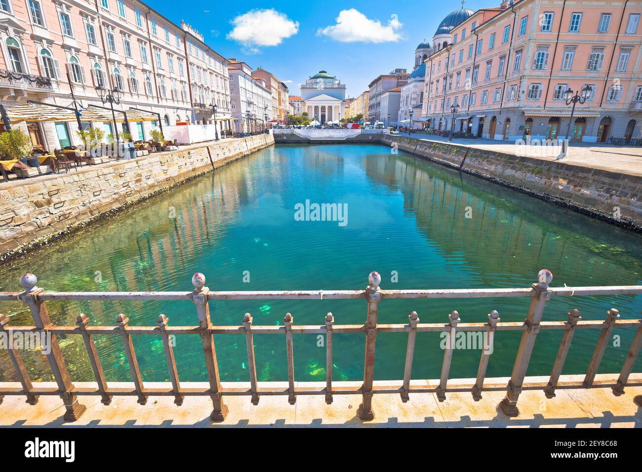 Triest Kanal und Ponte Rosso Square View, Stadt in der Region Friuli Venezia Giulia Italien Stockfoto