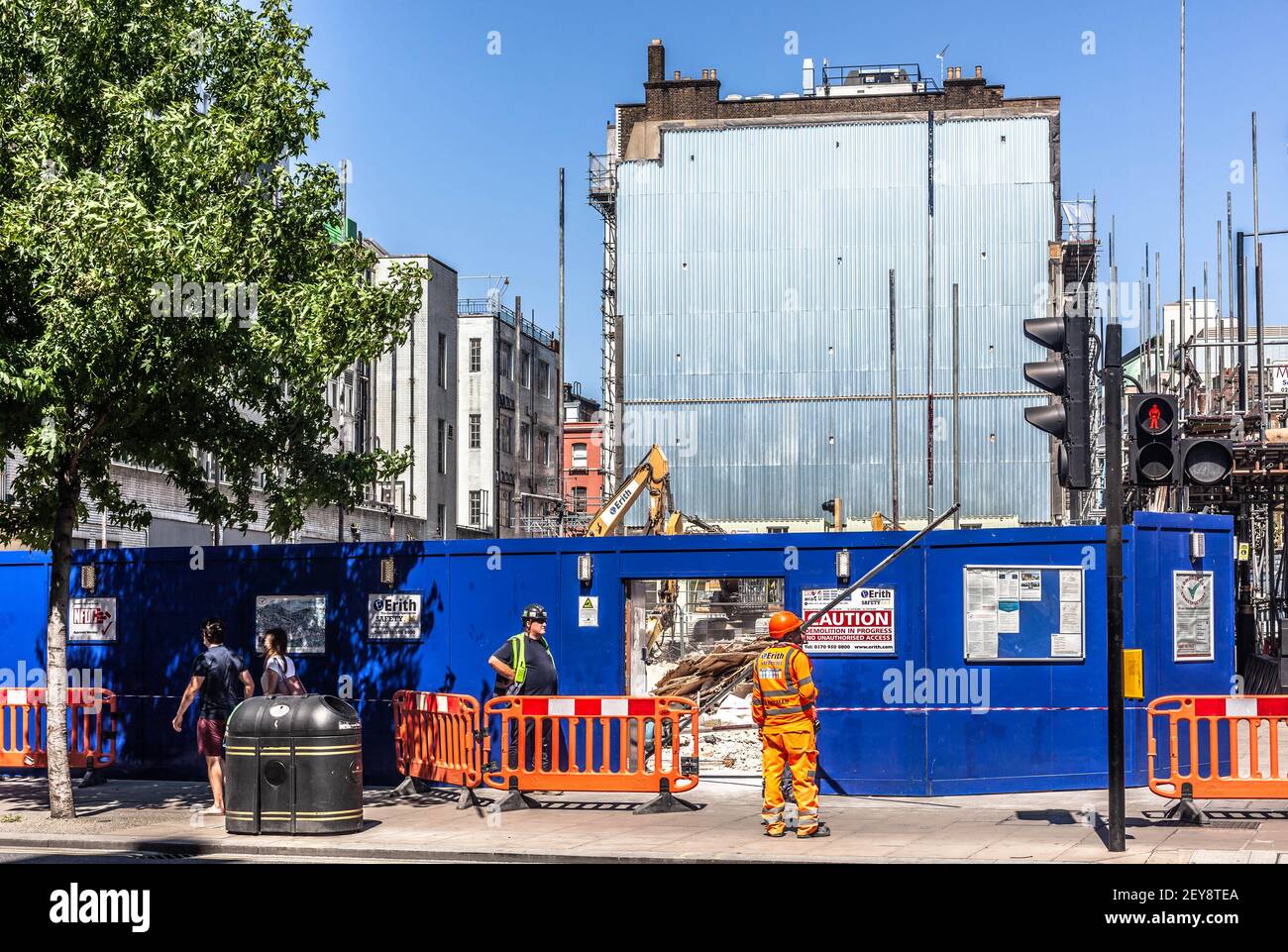 Außenansicht einer Baustelle in der Oxford Street, London, England, Großbritannien. Stockfoto