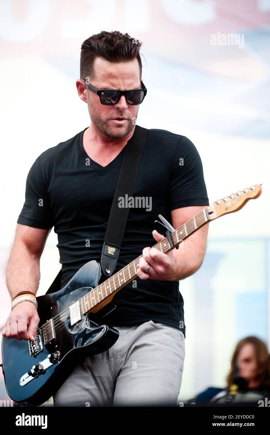 08. Juni 2013 - Nashville, TN - David Nail. 2013 CMA Music Festival tagsüber Aufführungen auf der Riverfront Bühne statt. Foto: Ryan Pavlov/AdMedia/Sipa USA Stockfoto