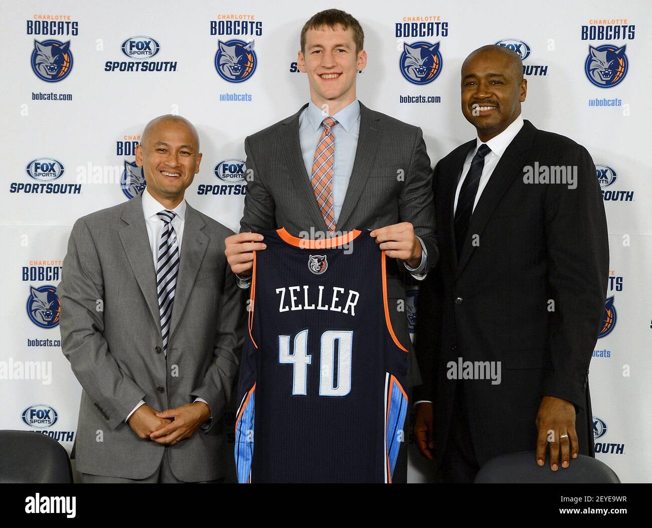 Charlotte Bobcats General Manager Rich Cho, links, Bobcats Erstrunde
