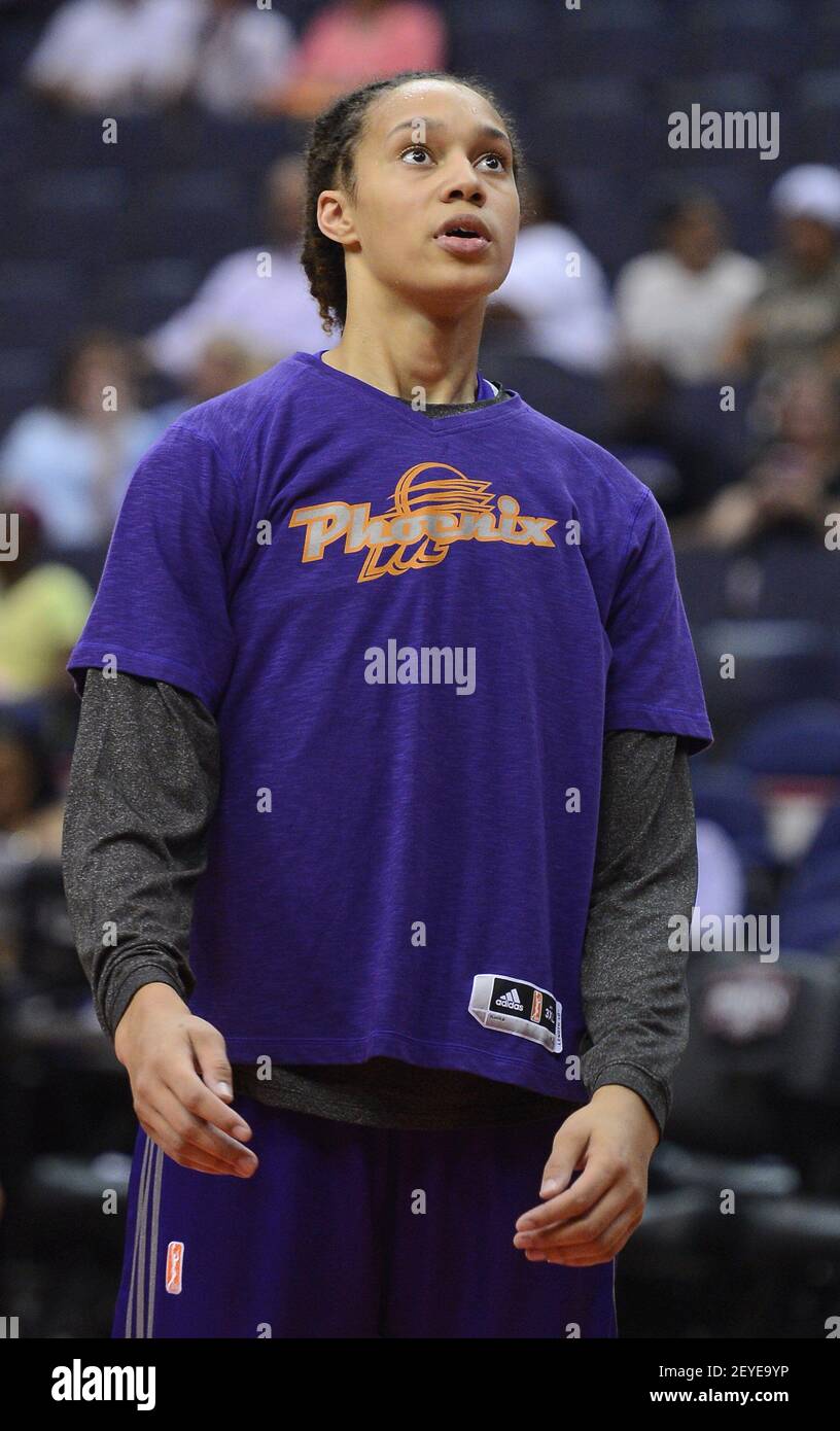 Phoenix Mercury Center Brittney Griner (42) erwärmt sich vor dem Spiel gegen die Washington Mystics im Verizon Center in Washington, D.C., Donnerstag, 27. Juni 2013, (Chuck Myers/MCT/Sipa USA) Stockfoto