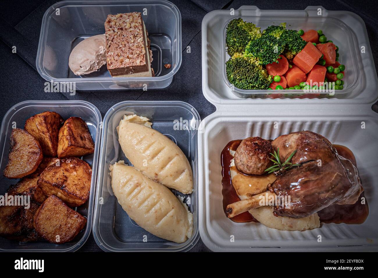 Braten Abendessen, Lamm, Rind, Roasties Stockfoto