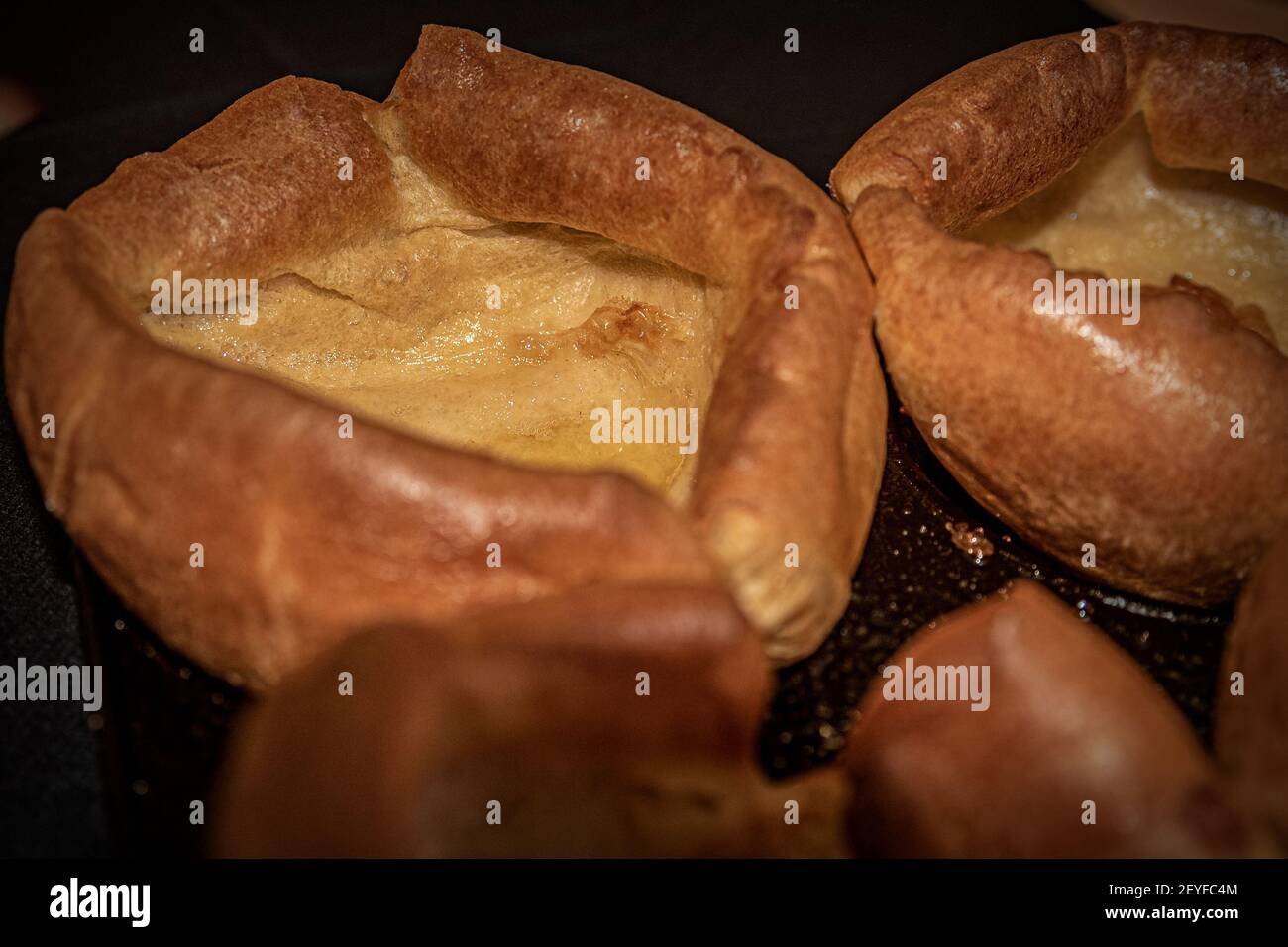 Yorkshire Puddings, sonntagabend Stockfoto