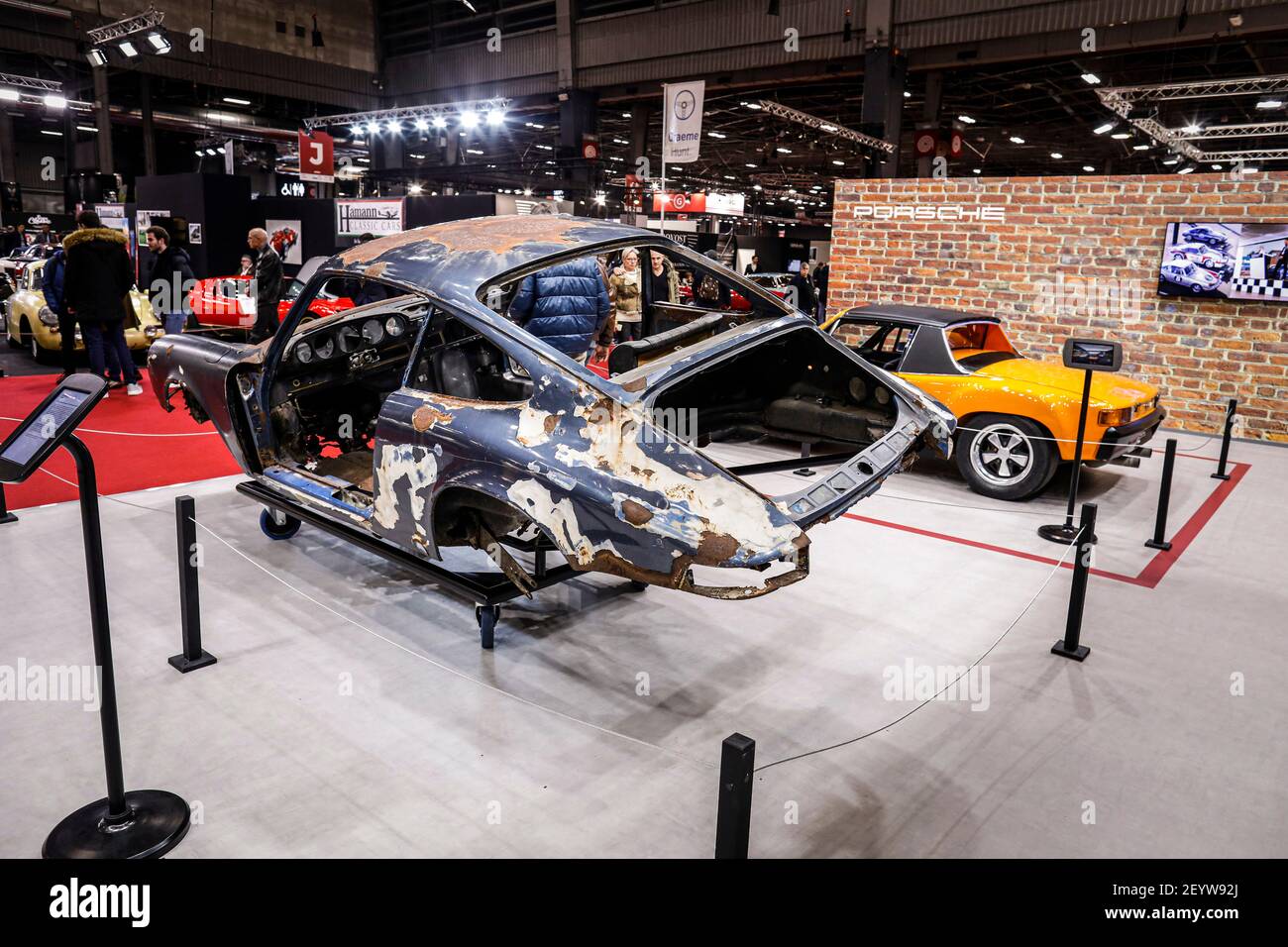 Stand Porsche während der Retromobile Auto Show auf der Paris Expo Porte de Versailles, vom 5. Bis 9. Februar 2020 in Paris, Frankreich - Foto Francois Flamand / DPPI Stockfoto