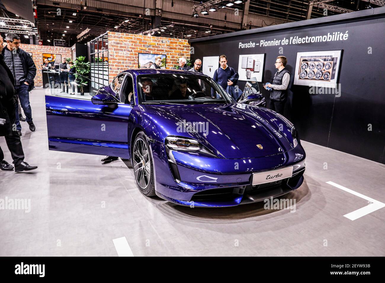 Stand Porsche während der Retromobile Auto Show auf der Paris Expo Porte de Versailles, vom 5. Bis 9. Februar 2020 in Paris, Frankreich - Foto Francois Flamand / DPPI Stockfoto