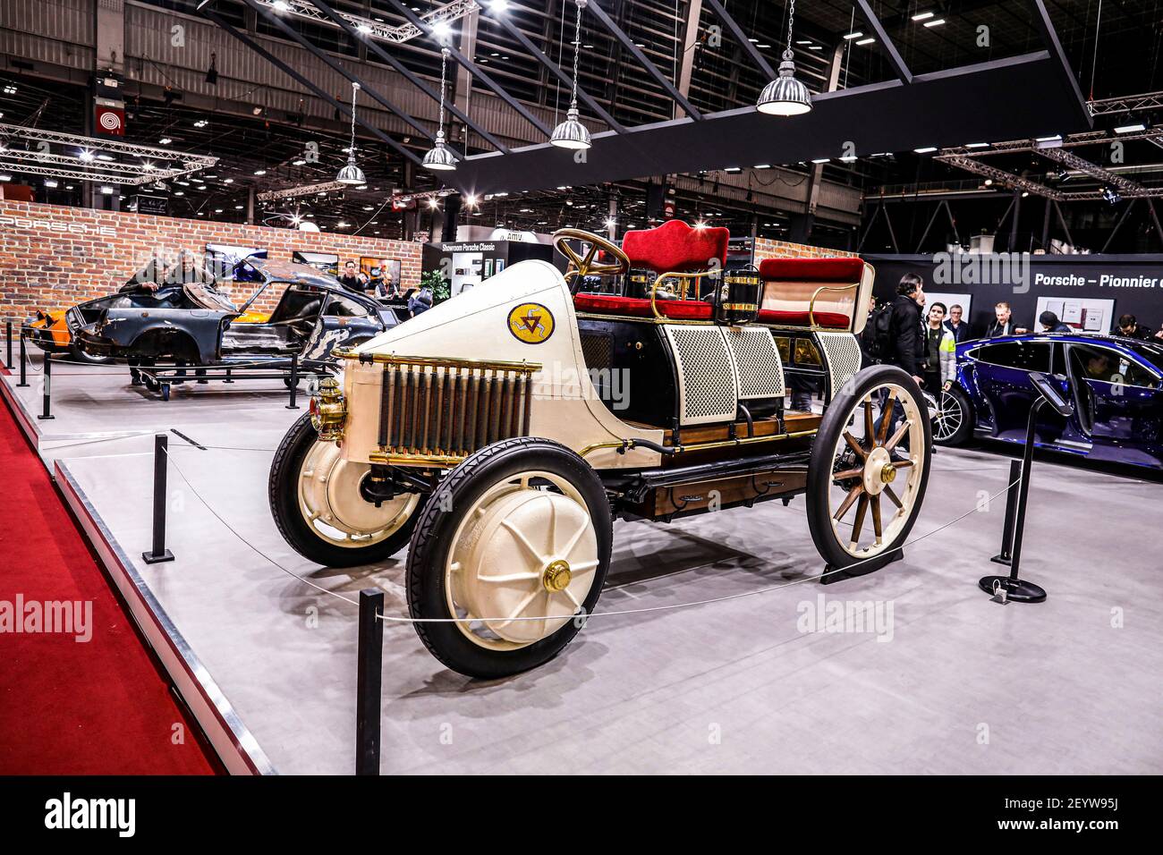 Stand Porsche während der Retromobile Auto Show auf der Paris Expo Porte de Versailles, vom 5. Bis 9. Februar 2020 in Paris, Frankreich - Foto Francois Flamand / DPPI Stockfoto