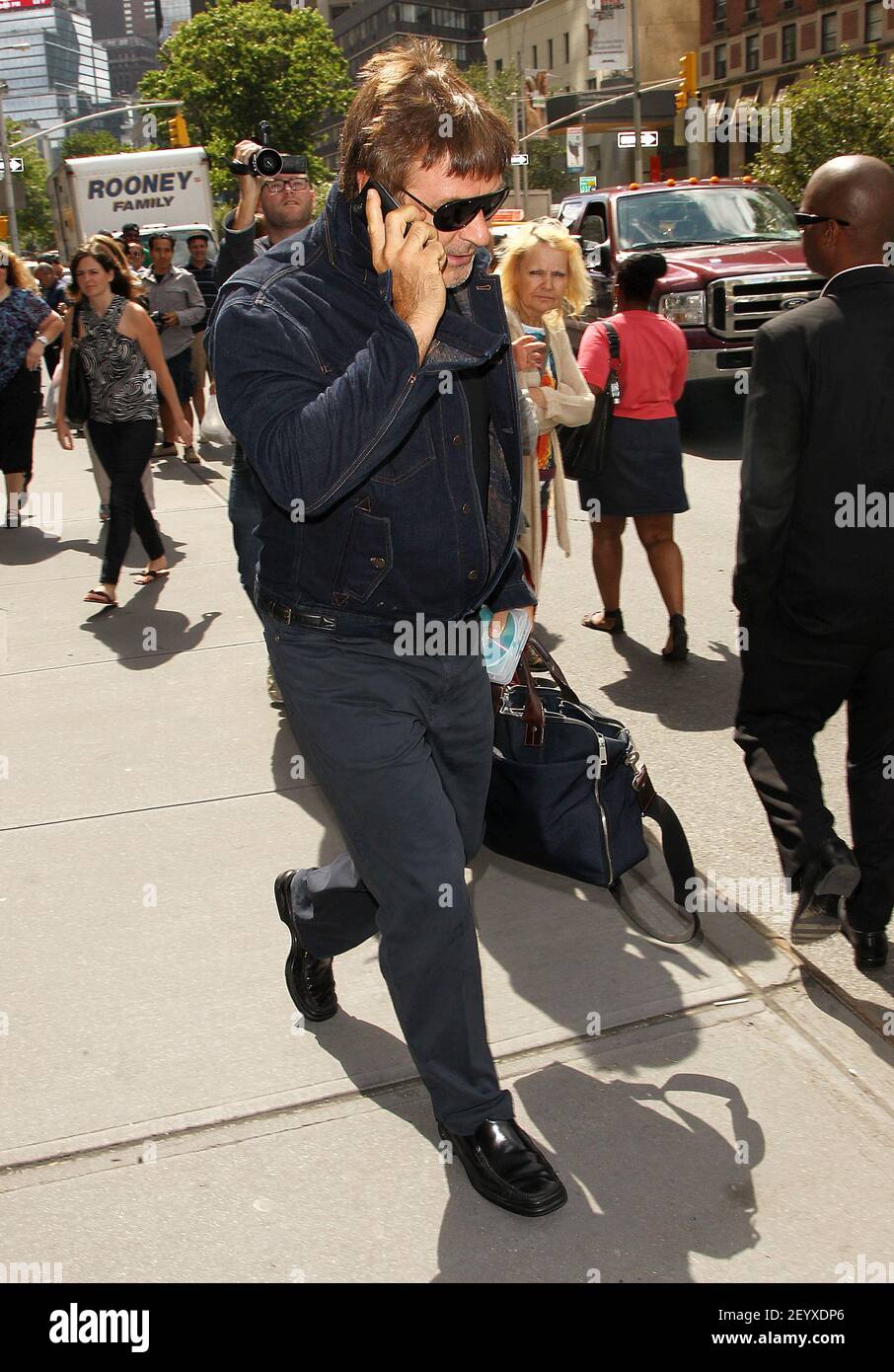 10. September 2012- New York, NY-Alec Baldwin verlässt ein Restaurant in New York. Bildnachweis Soul Brother/Sipa USA Stockfoto