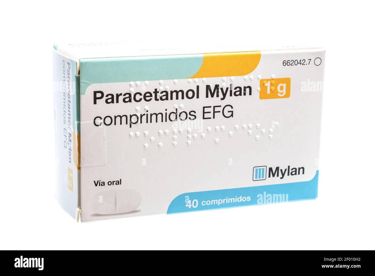 Huelva, Spanien - 6. März 2021: Spanische Schachtel Paracetamol Mylan. Auch bekannt als Acetaminophen, ist ein Medikament zur Behandlung von Schmerzen und Fieber. Es ist typi Stockfoto