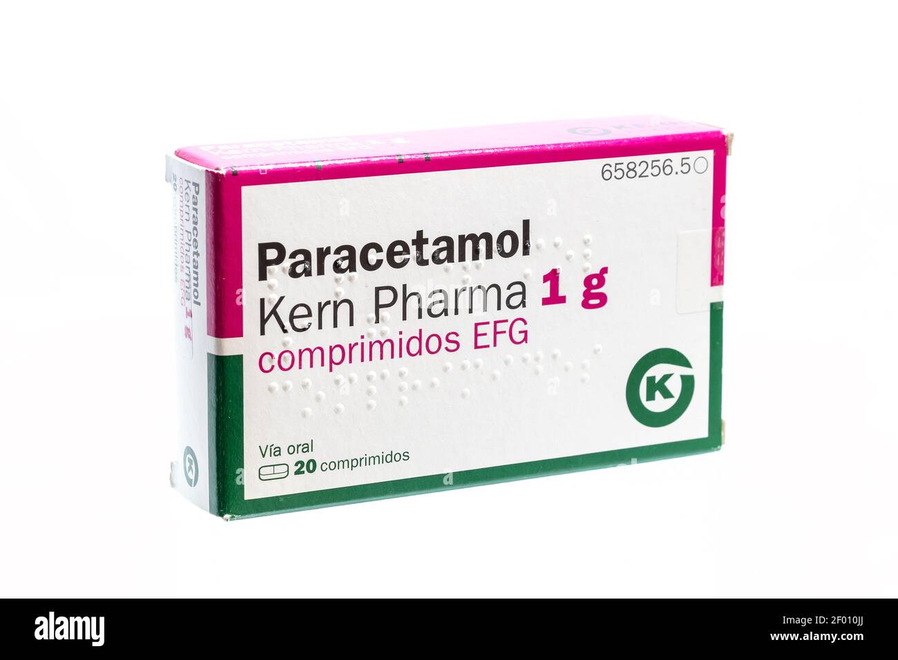 Huelva, Spanien - 6. März 2021: Spanische Schachtel Paracetamol Kern Pharma. Auch bekannt als Acetaminophen, ist ein Medikament zur Behandlung von Schmerzen und Fieber Stockfoto
