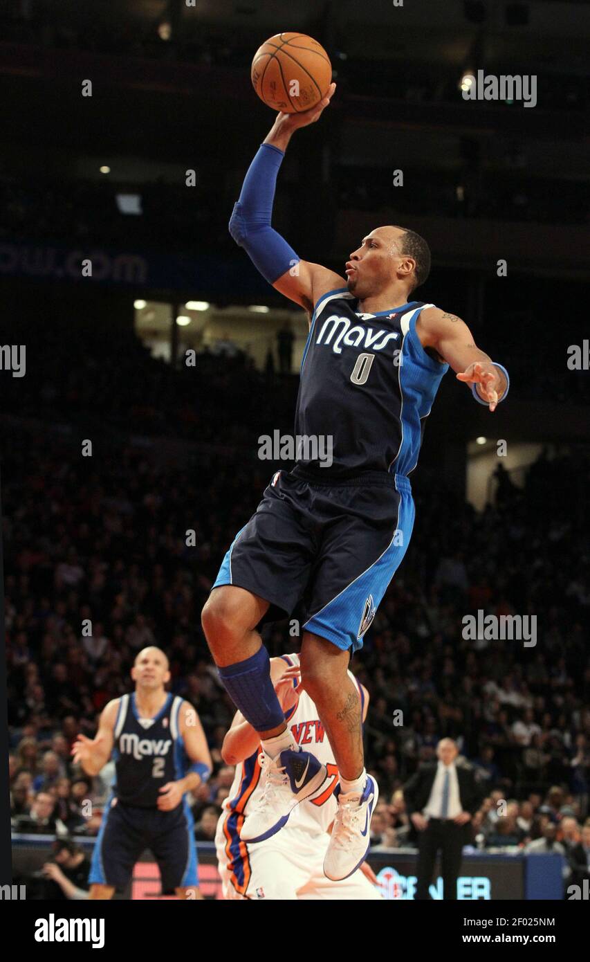 Die Dallas Mavericks' Shawn Marion (0) stellt einen Korb gegen die New York Knicks im Madison Square Garden in New York City, Sonntag, 19. Februar 2012. Die Knicks besiegten die Mavs, 104-97. (Foto von Jim McIsaac/Newsday/MCT/Sipa USA) Stockfoto