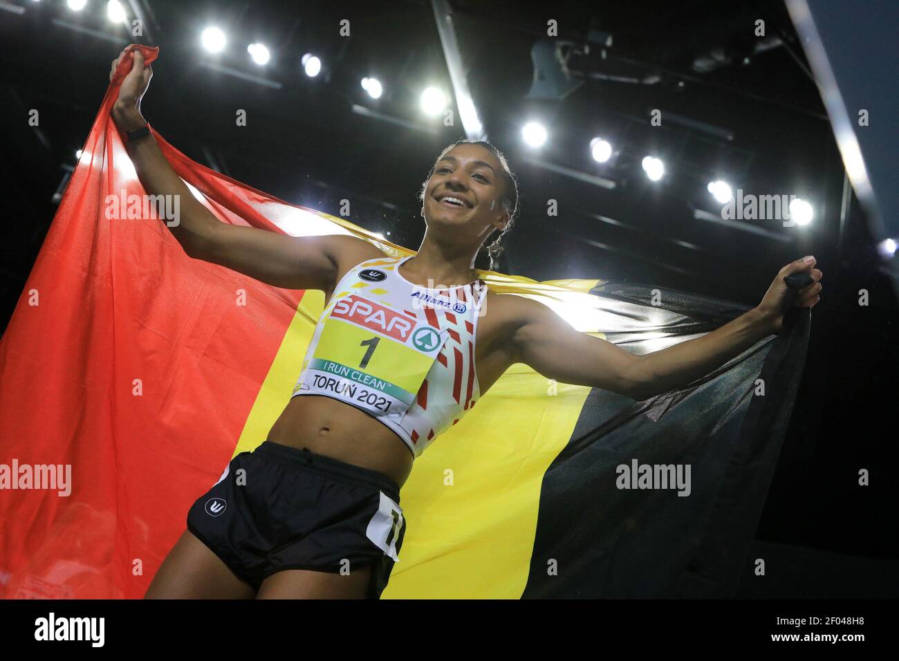 firo: 06.03.2021 Leichtathletik, EM, Indoor, Hallen, Europameisterschaft, 2021, in, Polen, goalun Leichtathletik THIAM Nafissatou, Jubel, Cheers, mit, und, Belgien, Flagge, Flagge Es gelten unsere Allgemeinen Geschäftsbedingungen, verfügbar unter www.firosportphoto. De §NUR ZUR VERWENDUNG IN DEUTSCHLAND !!!!! Foto: NEWSPIX Copyright by firo sportFoto: Coesfelder Str. 207 D-48249 Dulmen www.firosportphoto.de mail@firosportphoto.de (V olksbank B ochum - W itten) BLZ .: 430 601 29 Kt. Nr .: 341 117 100 Tel : 49-2594-9916004 Fax: 49-2594-9916005 *** Ortsunterschrift *** www.newspix.pl Mail an: info@newspix.pl Rufen Sie uns an: 0048 022 23 2 Stockfoto