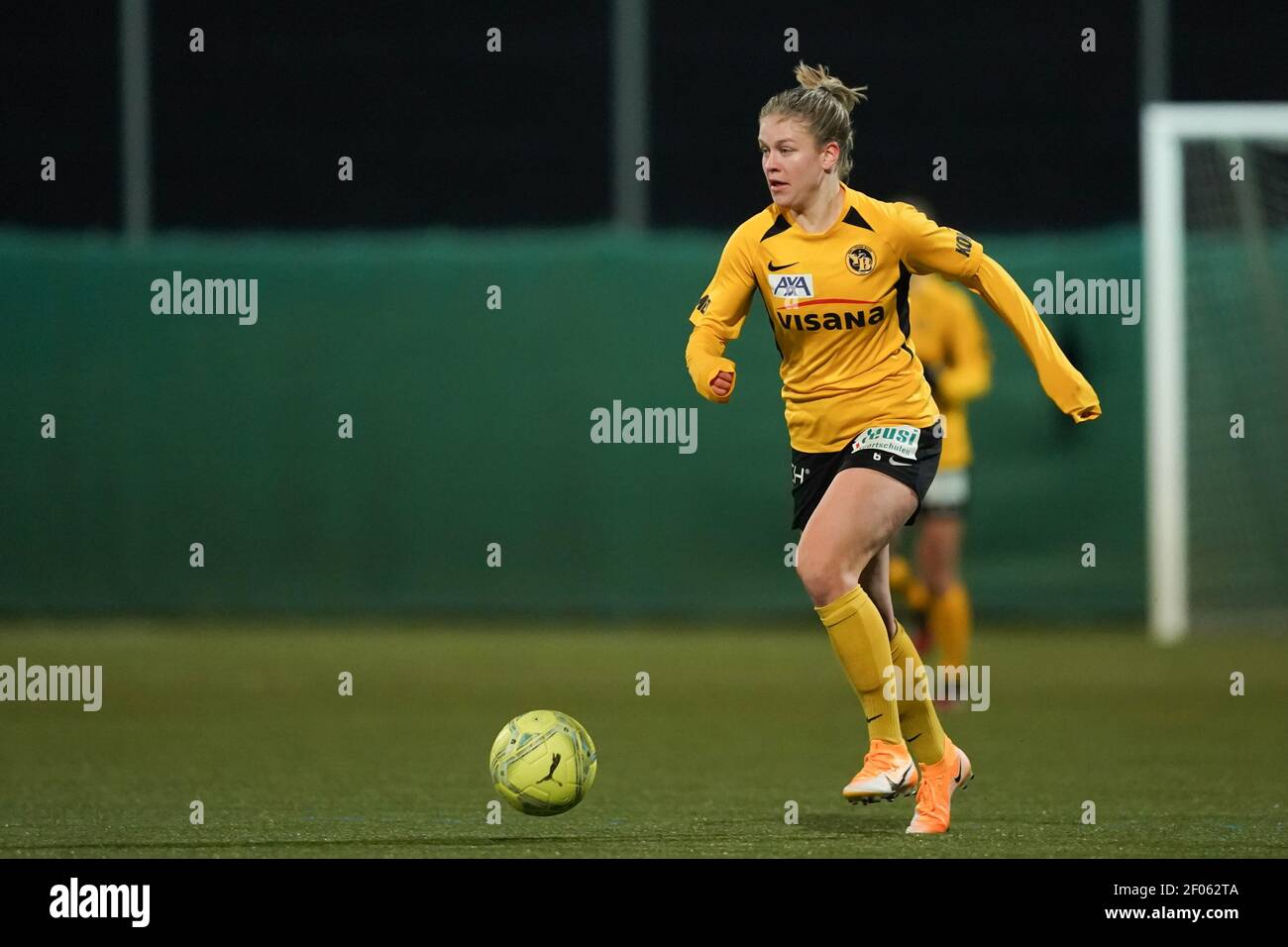 Niederhasli, Zürich. März 2021, 06th. 6th. März 2021, Niederhasli, GC/Campus, AXA Women's Super League: Grasshopper Club Zürich - BSC YB Women, # 6 Nadine Riesen (Junge Jungs) in Aktion, am Ball (Schweiz/Kroatien OUT) Credit: SPP Sport Pressefoto. /Alamy Live Nachrichten Stockfoto
