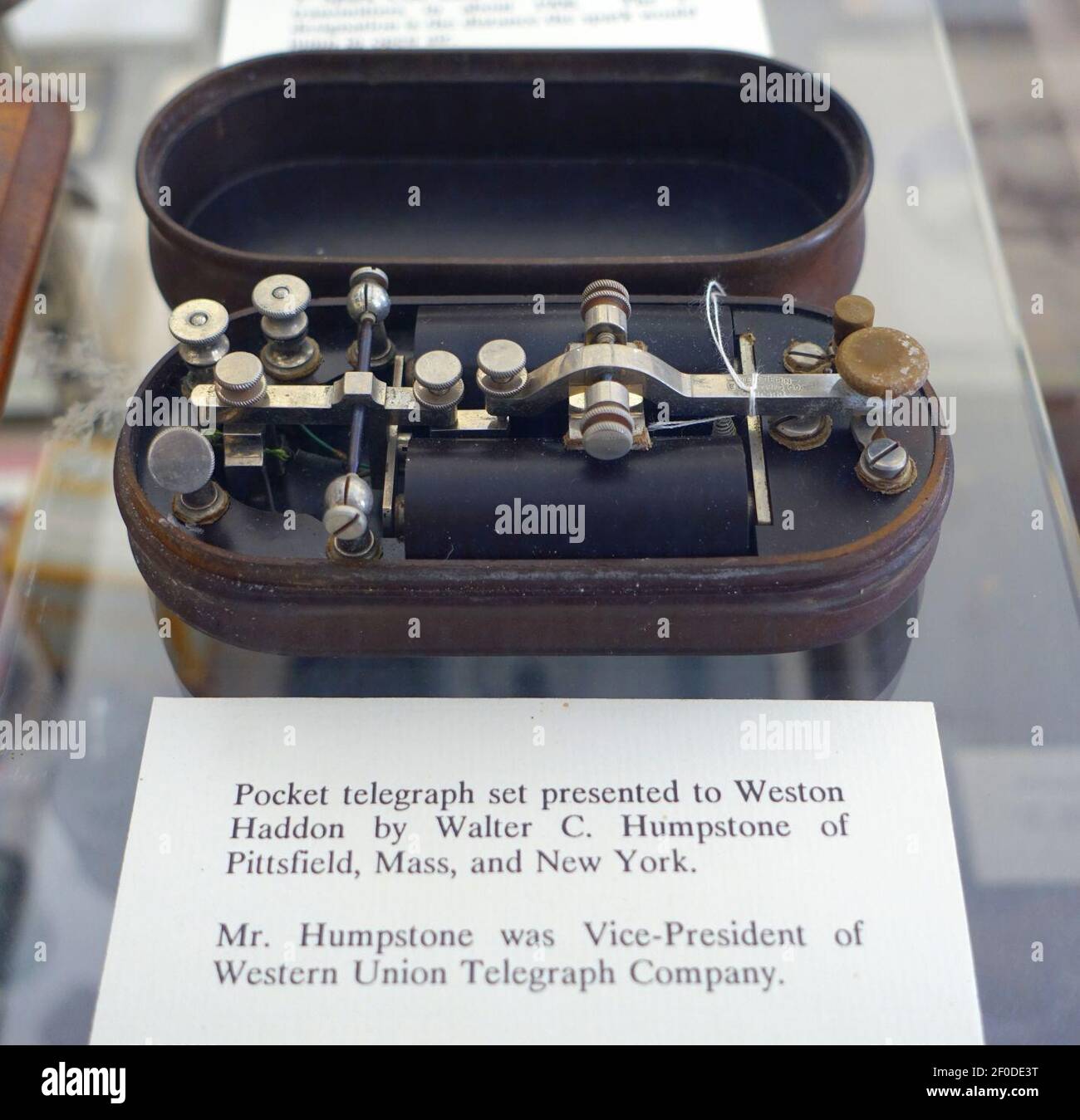 Pocket Telegraph Set, Western Electric Co., Chicago, präsentiert Weston Hadden von Mr. Walter C. Humstone Stockfoto