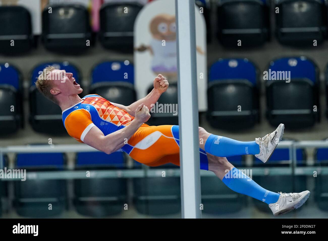TORUN, POLEN - MÄRZ 6: Menno Vloon aus den Niederlanden im Polsprung der Männer während der Leichtathletik-Halleneuropameisterschaften 2021 matc Stockfoto