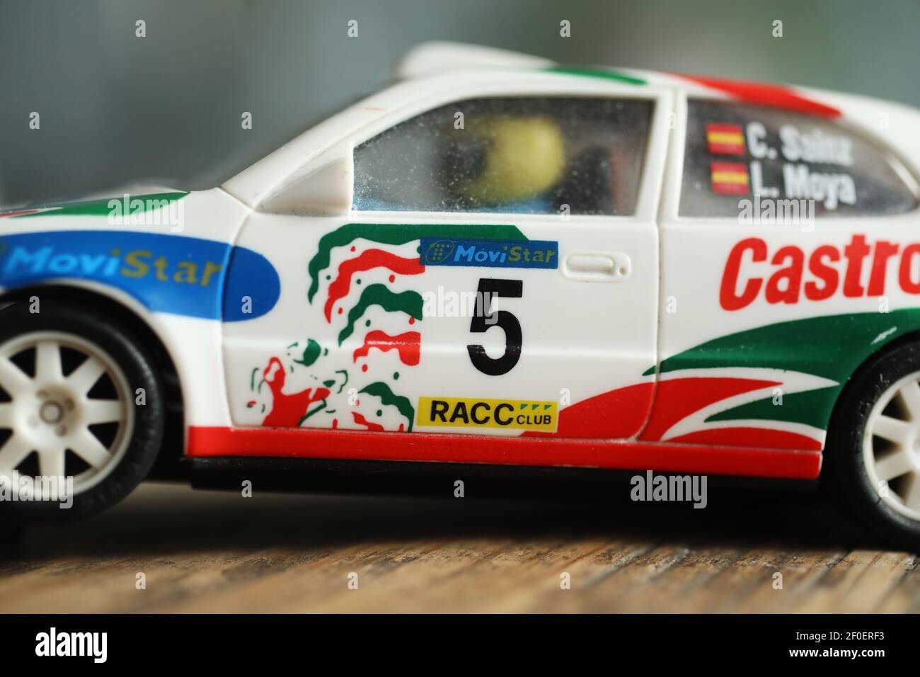 MOTALA, SCHWEDEN - 2. MÄRZ 2021: Ein toyota Corolla WRC Scalextric Auto. Stockfoto