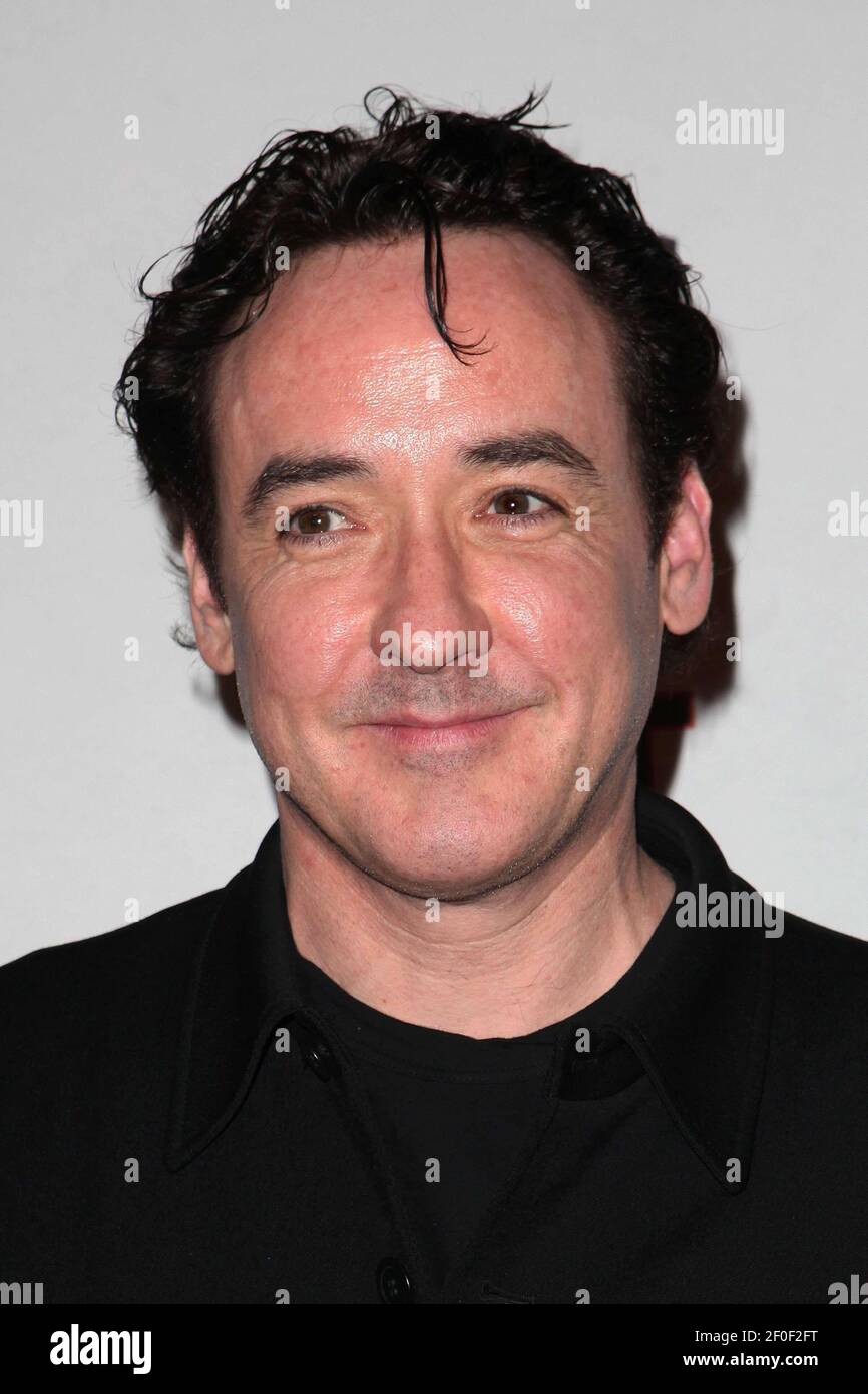 17. März 2010 Hollywood, Kalifornien Schauspieler John Cusack kommt