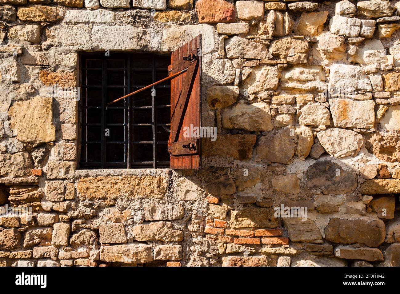 Vergittertes Fenster Stockfoto