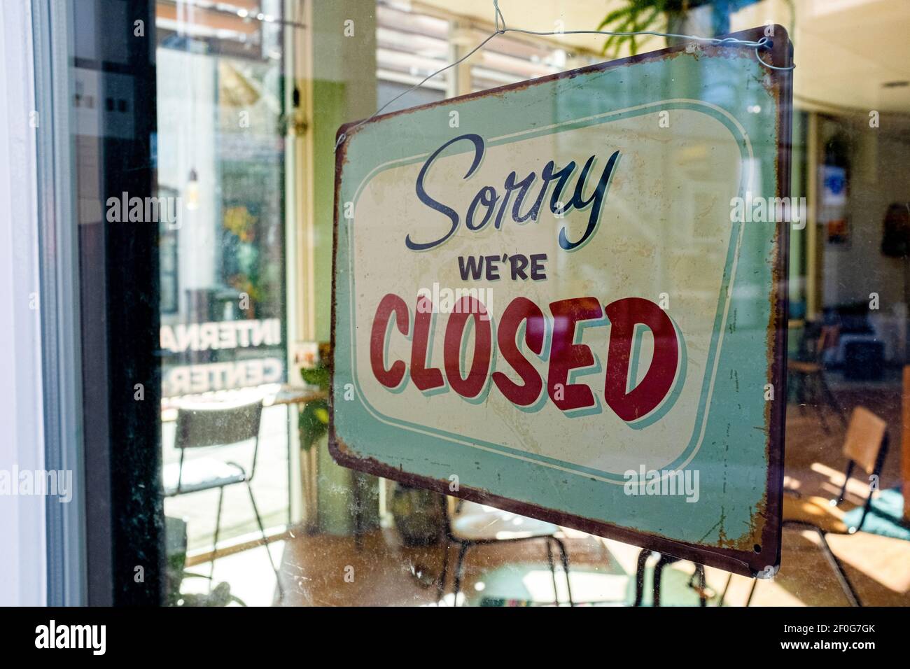 Tilburg, Niederlande. Seit das Corona Virus in das Land gekommen war, um Infektionen und Covid 19 zu verursachen, hatte es innerhalb von Wochen einen großen Einfluss auf das öffentliche Leben. Stockfoto
