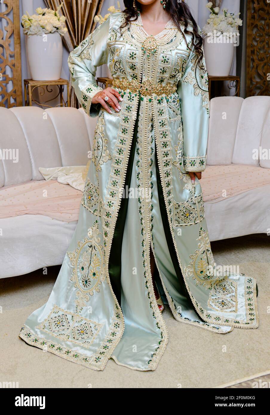 Marokkanische Kaftan, marokkanischen Kleid . Traditionelle marokkanische  Kleidung von Frauen bei Hochzeiten getragen. Eine der berühmtesten  Kleidungsstücke der Welt Stockfotografie - Alamy