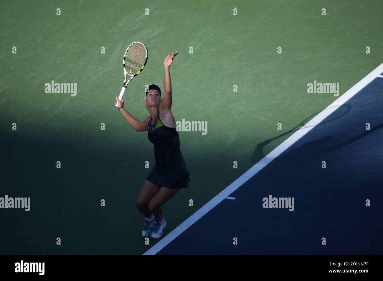 Caroline Wozniacki aus Dänemark im Einsatz gegen Maria Sharapova beim vierten Spiel der US Open 2010 in Flushing Meadow, New York. Stockfoto