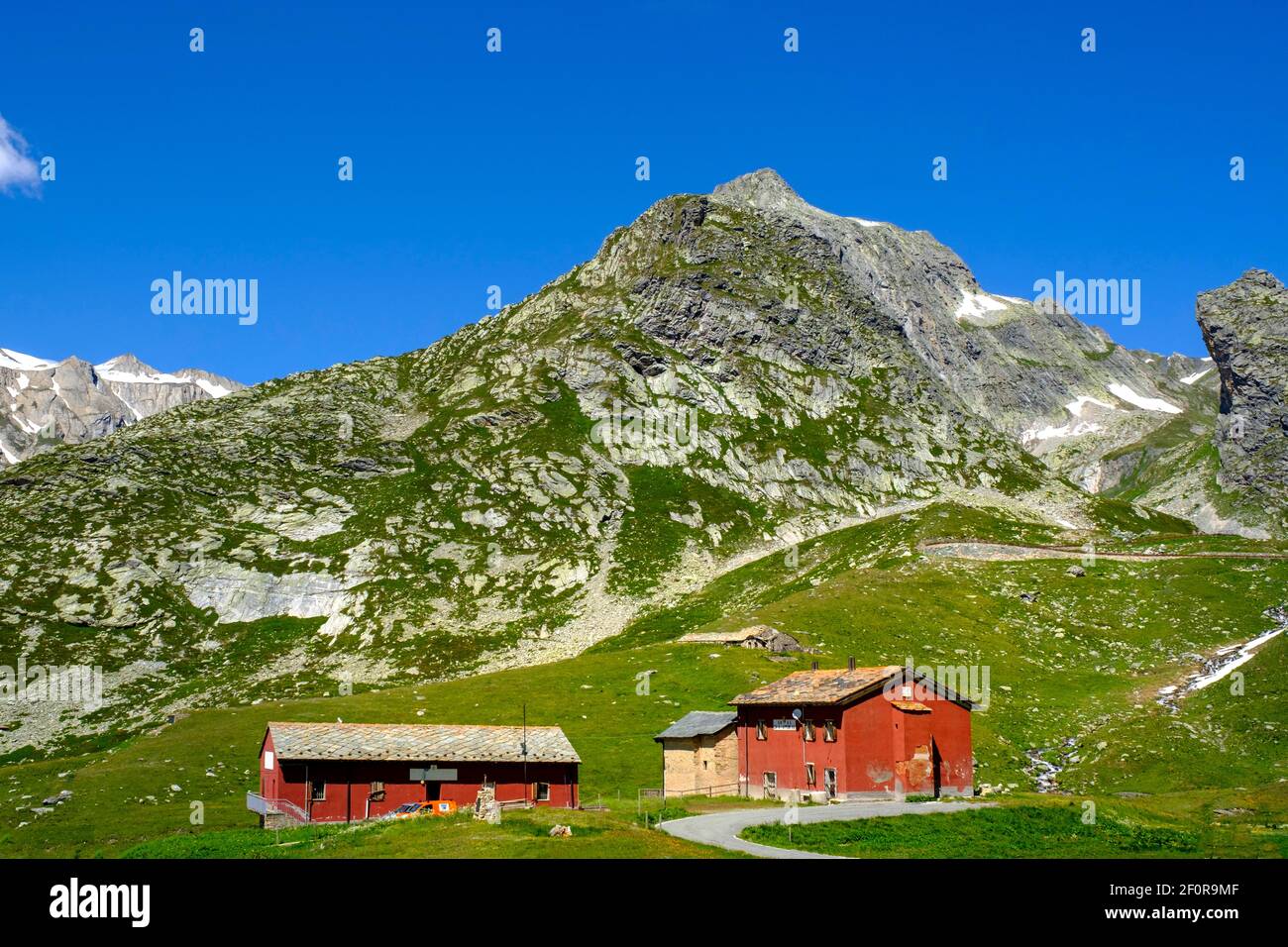 Pförtnerloge am Straßenrand, Grosser St. Bernard Pass, hinter Pain du Sucre, Col du Grand Saint-Bernard, Val del Gran S. Bernardo, Aostatal, Italien Stockfoto