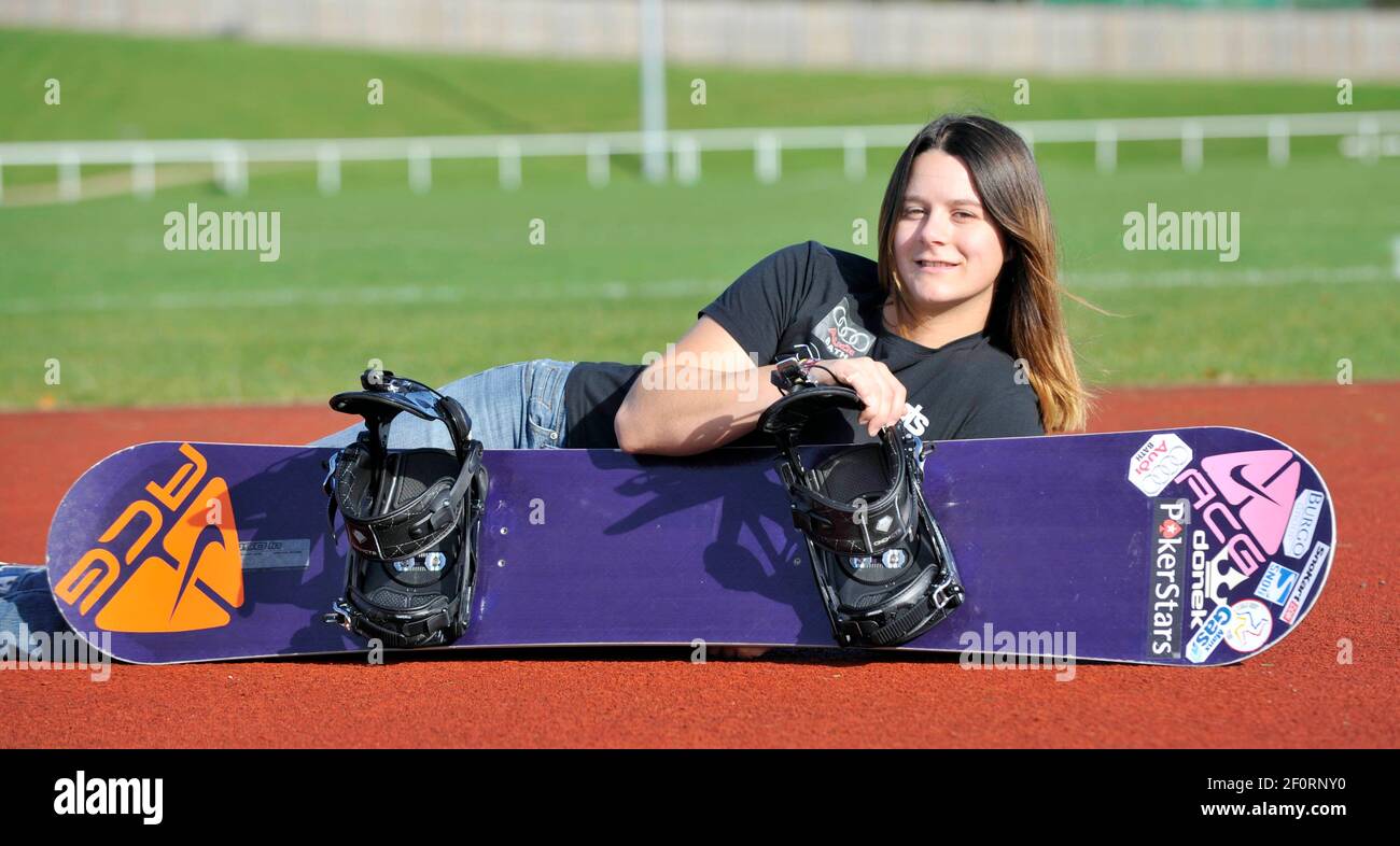 ZOE GILLINGS SNOWBOARDER 16/10/2008. BILD DAVID ASHDOWN Stockfoto