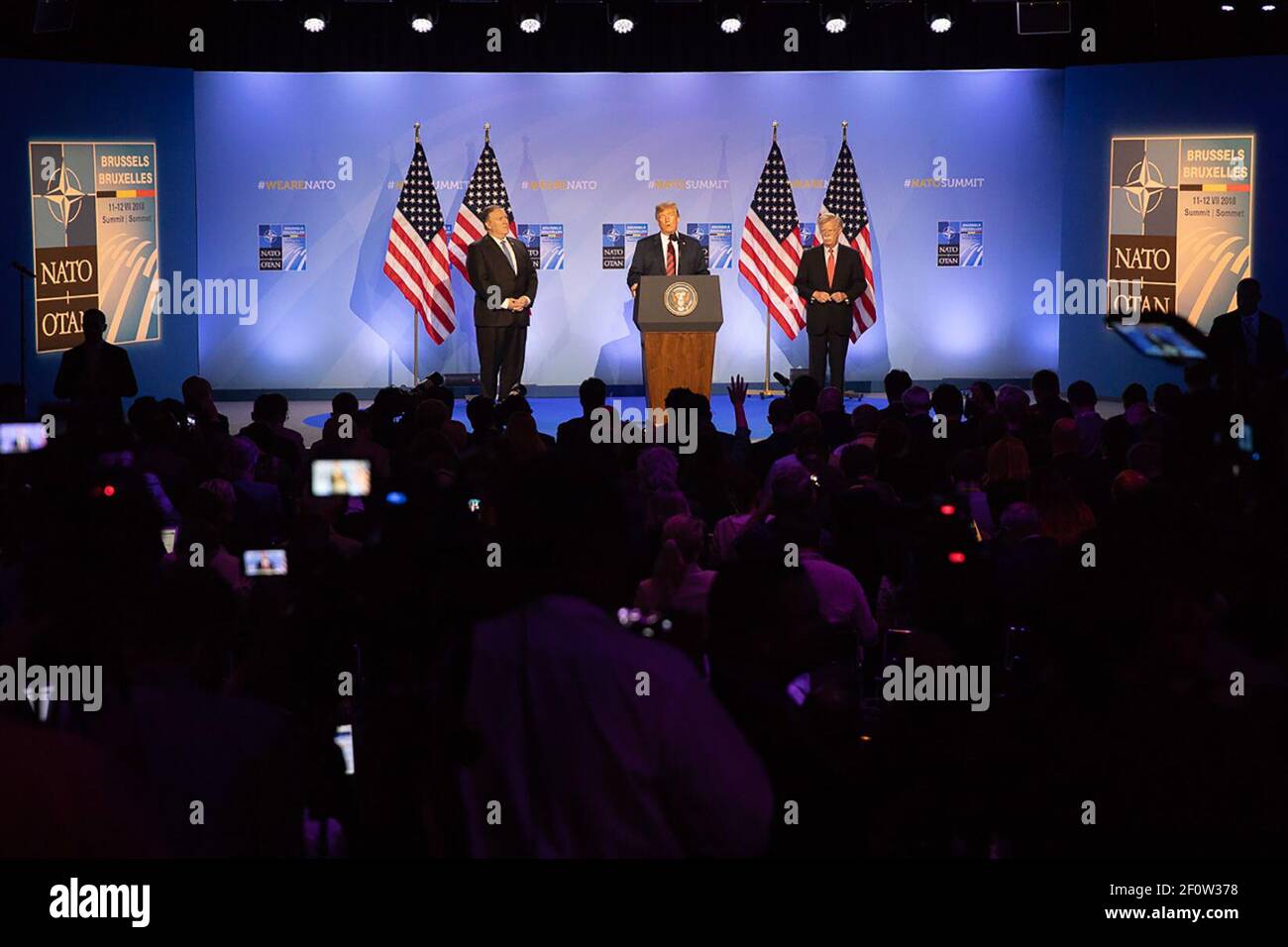 Präsident Donald Trump hält eine Pressekonferenz bei der NATO ab 2018 Summit / Juli 11 2018 Stockfoto