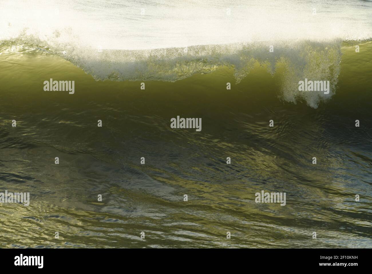 Welle, schöne Wellen, Hintergründe, Konzept, Kraft der Natur, Curl, Gewässer, Küste, Meer, Meereslandschaft, Durban, Südafrika, brechen, krachen Stockfoto