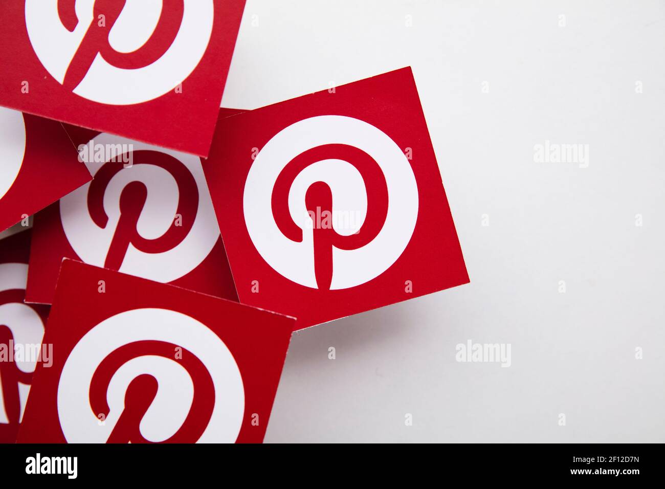 LONDON, UK - März 2021: Pinterest Logo, beliebte Bildfreigabe-Plattform Stockfoto