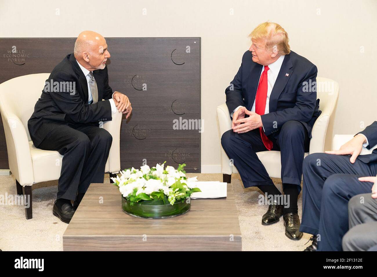 Präsident Donald Trump trifft den Präsidenten der Islamischen Republik Afghanistan Ashraf Ghani Mittwoch, 22 2020. Januar, im Davos Congress Center in Davos Schweiz. Stockfoto