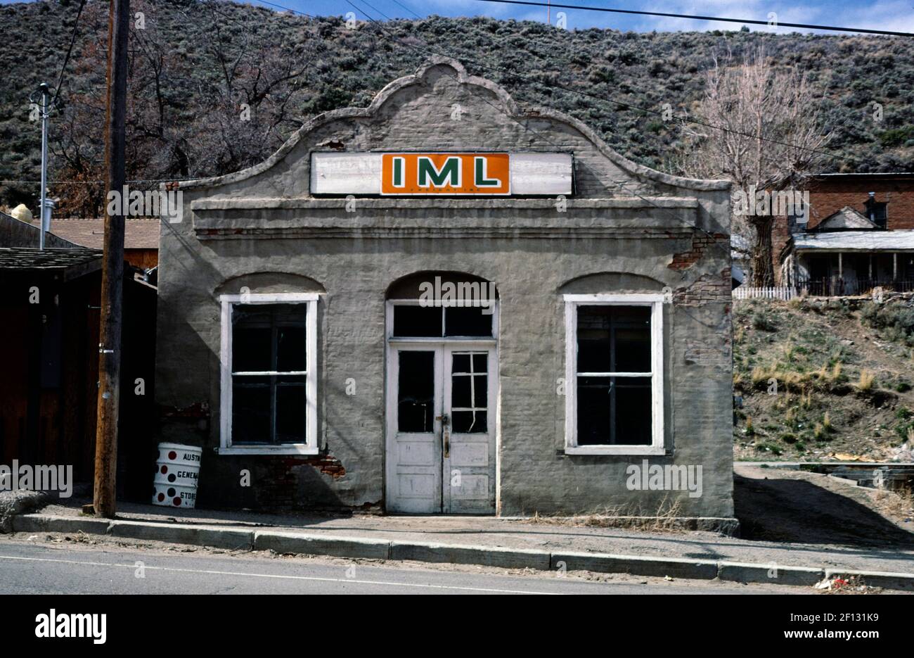 1980s Vereinigte Staaten - IML Building Austin Nevada ca. 1980 Stockfoto