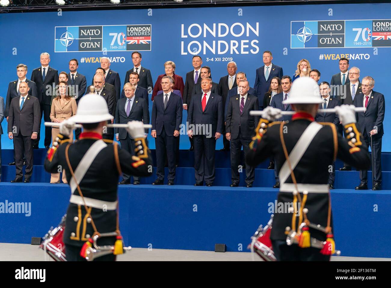 Präsident Donald Trump nimmt am Familienfoto der Nordatlantischen Vertragsorganisation (NATO) mit NATO-Mitgliedern Teil Mittwoch, den 4 2019. Dezember, am 70thanniversary. Der NATO in Watford Hertfordshire vor London. Stockfoto