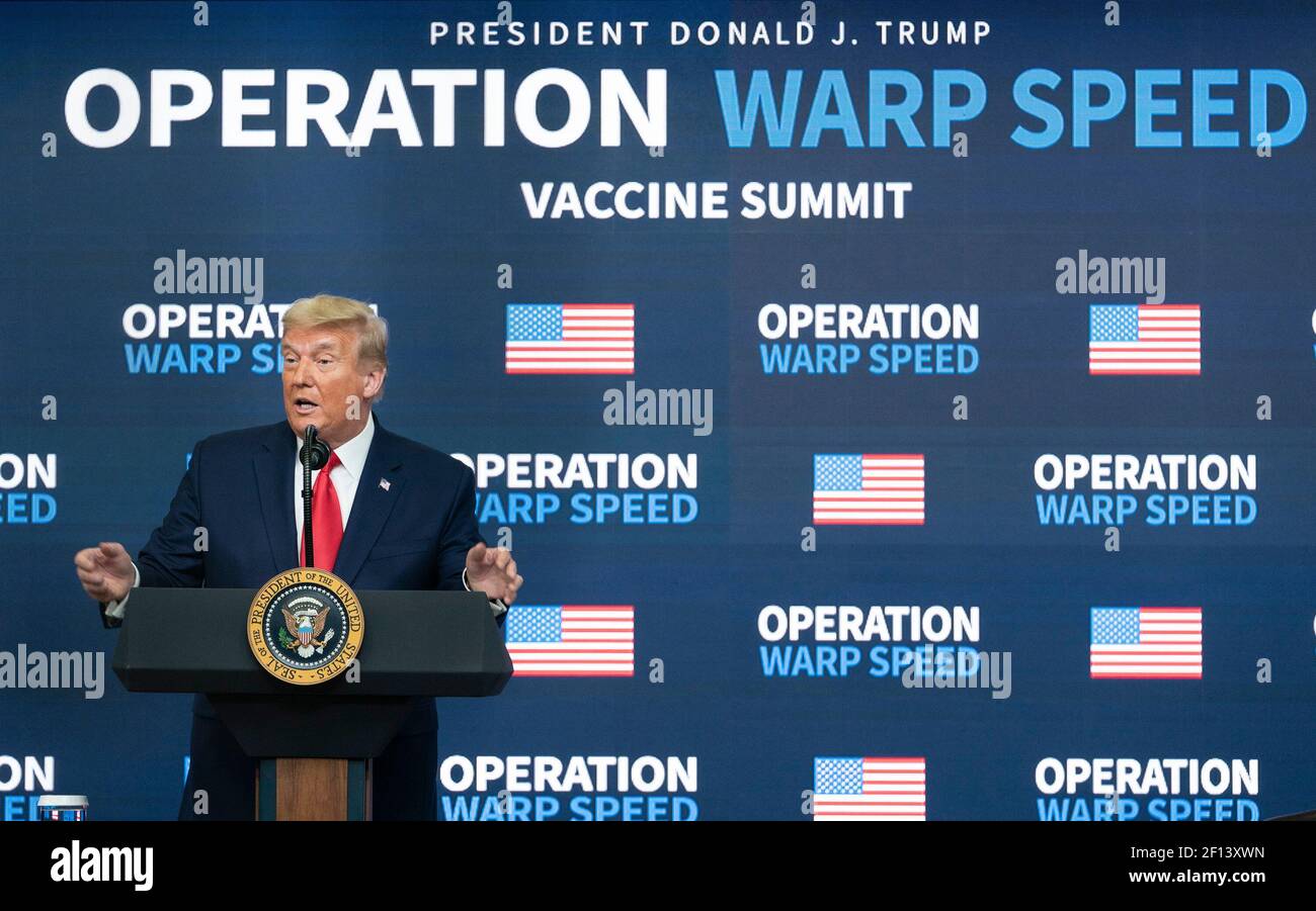 Präsident Donald Trump hält Bemerkungen beim Operation Warp Speed Vaccine Summit am Dienstag, den 8 2020. Dezember im South Court Auditorium im Eisenhower Executive Office Building im Weißen Haus. Stockfoto