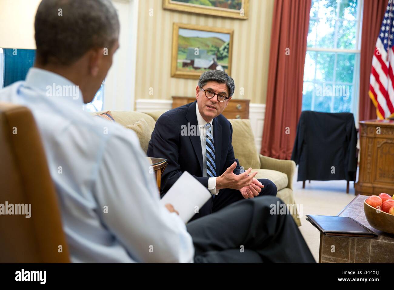 Präsident Barack Obama trifft sich mit Finanzminister Jack Lew im Oval Office September 22 2014. Stockfoto